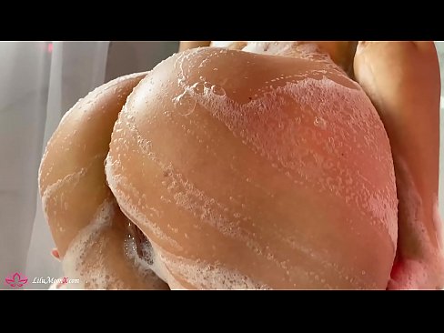 ❤️ UBrunette uphulula amaphambili ePussy ngeVibrator ukuya kwi-Intense Orgasm kwiShower Amanyala aphezulu kuthi